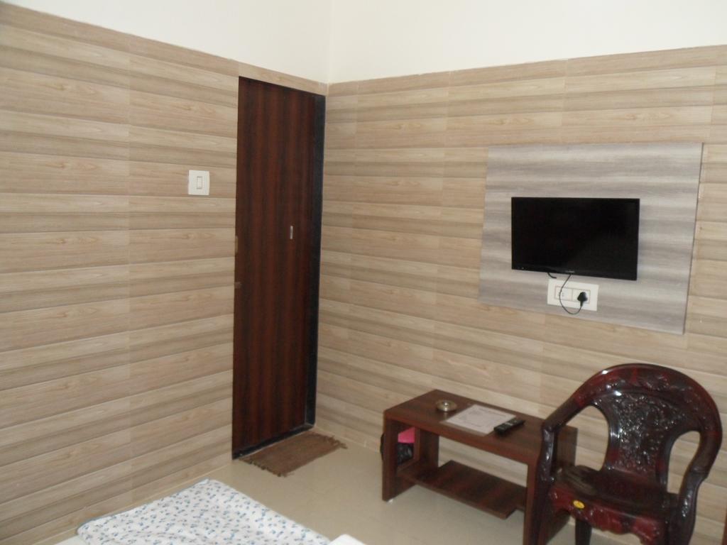 Hotel Madhusudan Dwārka Oda fotoğraf